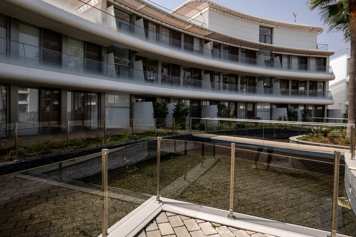 2 Bed Apartment for sale in Estepona Costa Del Sol, Málaga, Spain