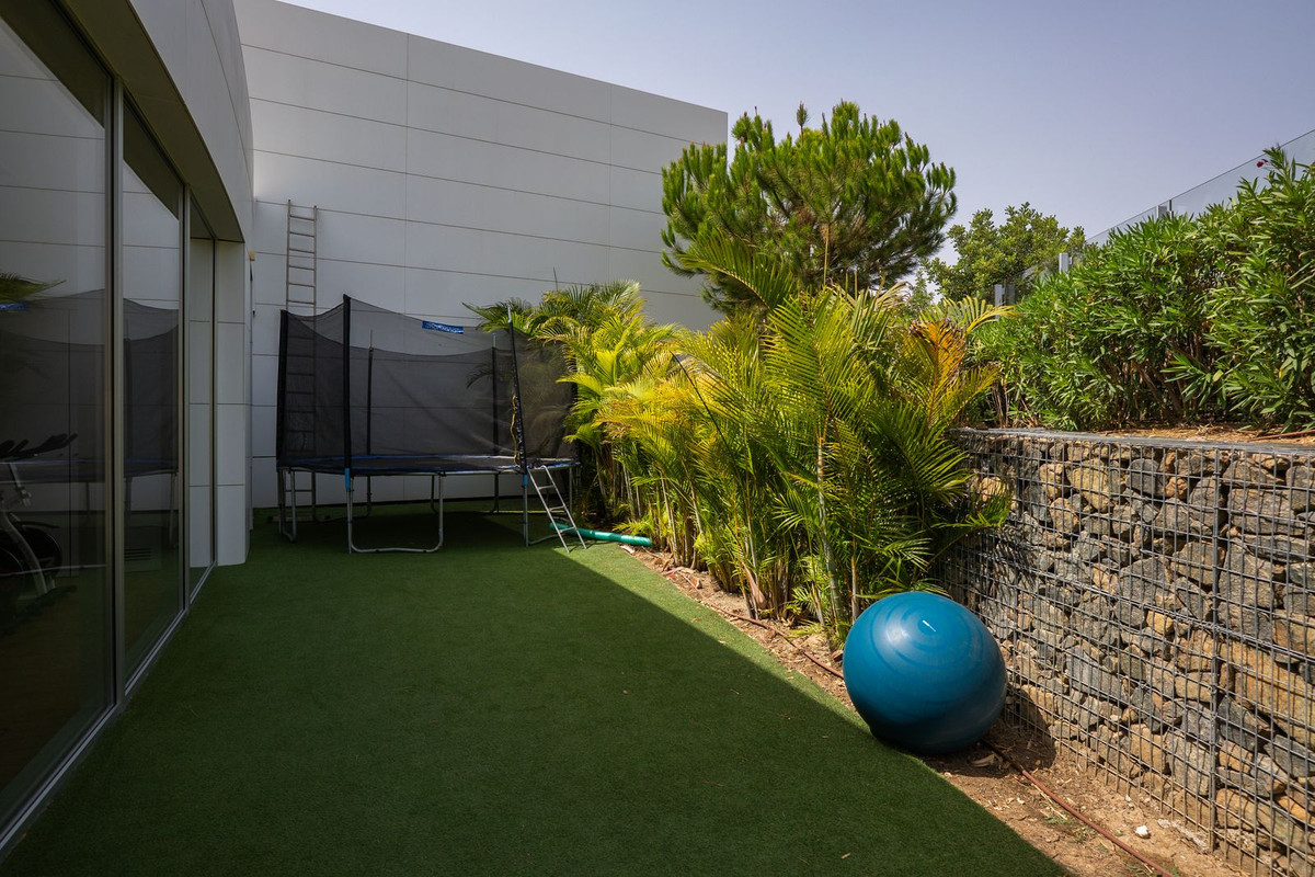 2 Bed Apartment for sale in Estepona Costa Del Sol, Málaga, Spain