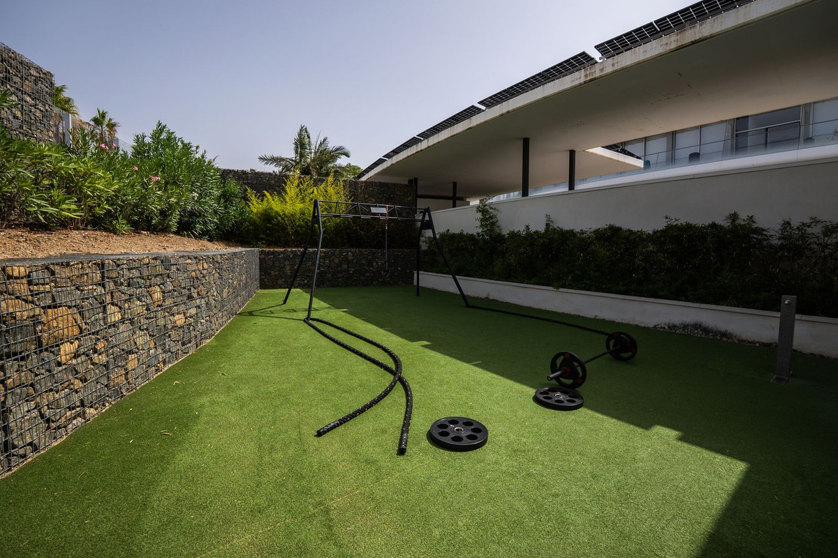 2 Bed Apartment for sale in Estepona Costa Del Sol, Málaga, Spain
