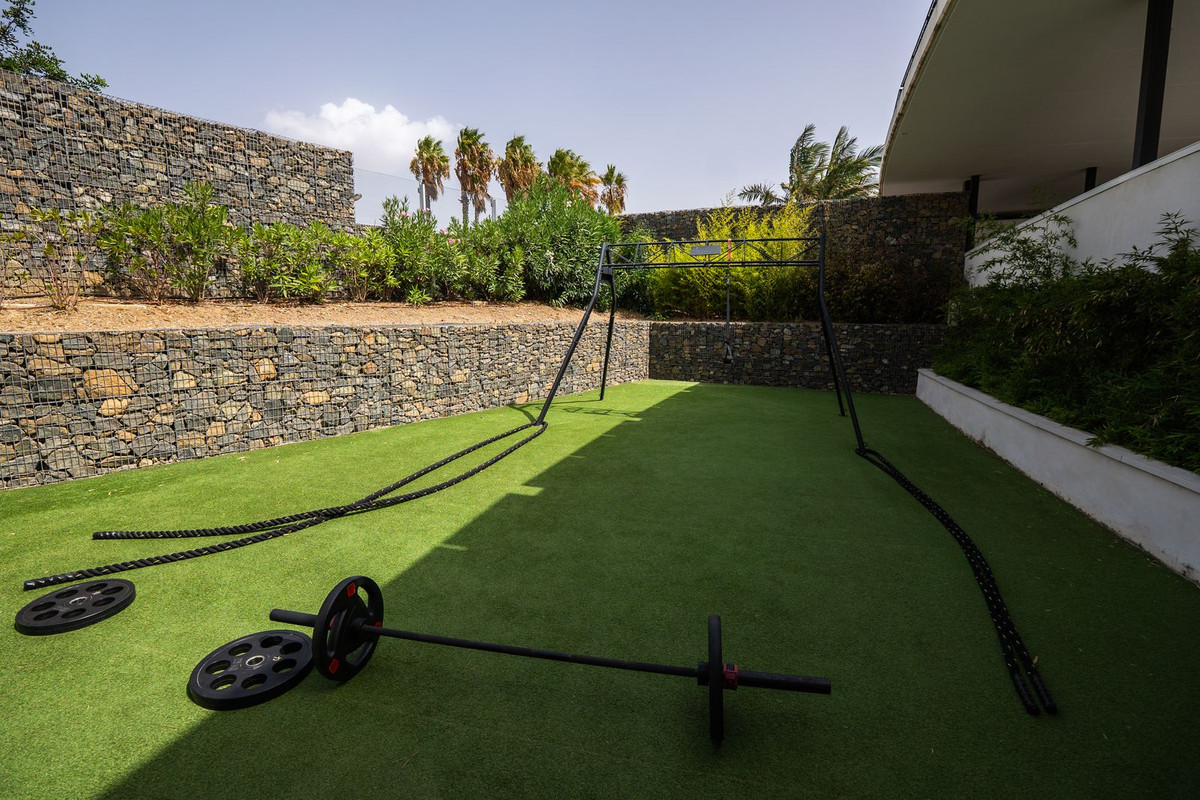 2 Bed Apartment for sale in Estepona Costa Del Sol, Málaga, Spain