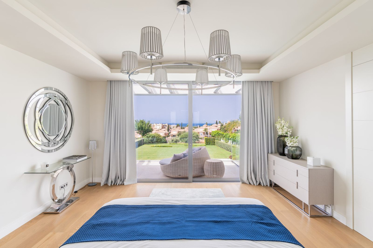 Se vende Villa - Chalet de 5 dormitorios en Costa Del Sol, Málaga, España