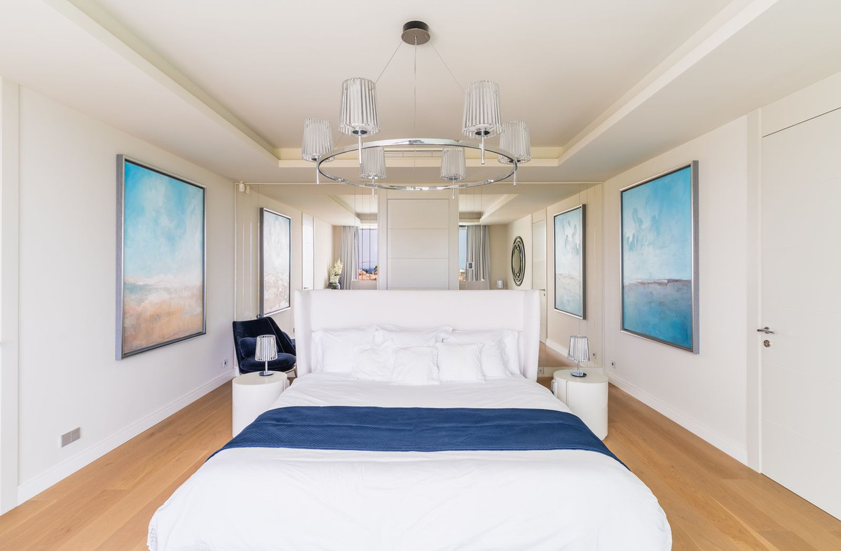 Se vende Villa - Chalet de 5 dormitorios en Costa Del Sol, Málaga, España