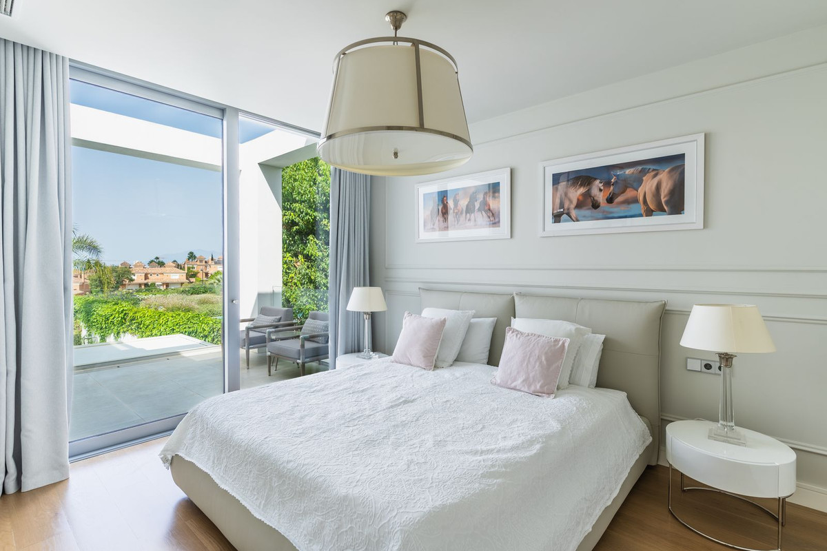 Se vende Villa - Chalet de 5 dormitorios en Costa Del Sol, Málaga, España