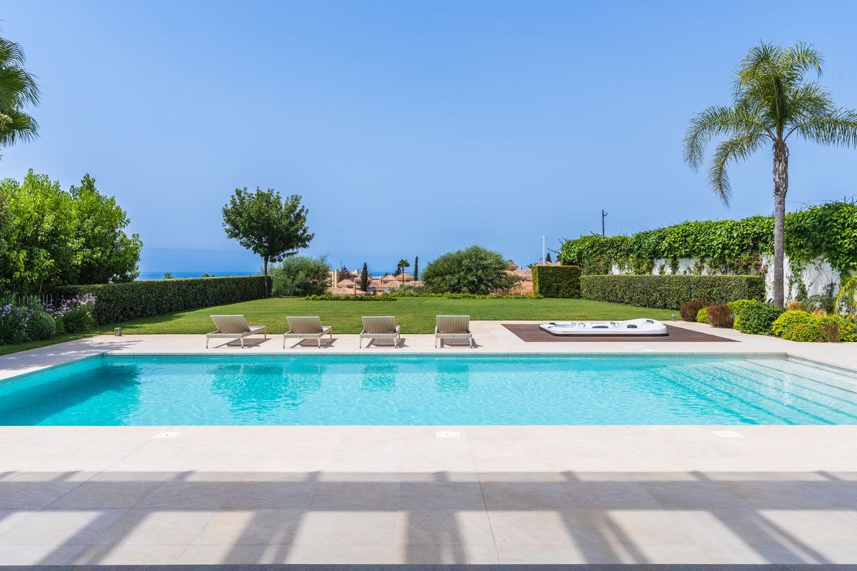 Se vende Villa - Chalet de 5 dormitorios en Costa Del Sol, Málaga, España