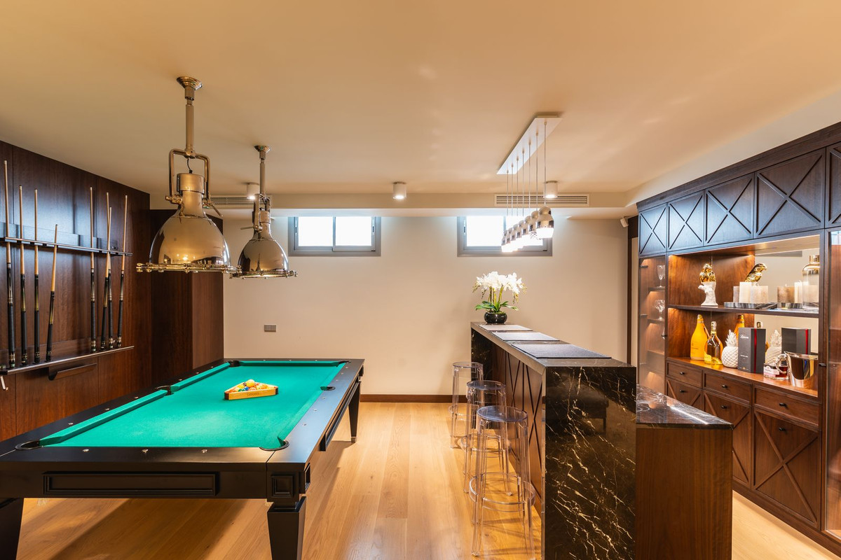 Se vende Villa - Chalet de 5 dormitorios en Costa Del Sol, Málaga, España