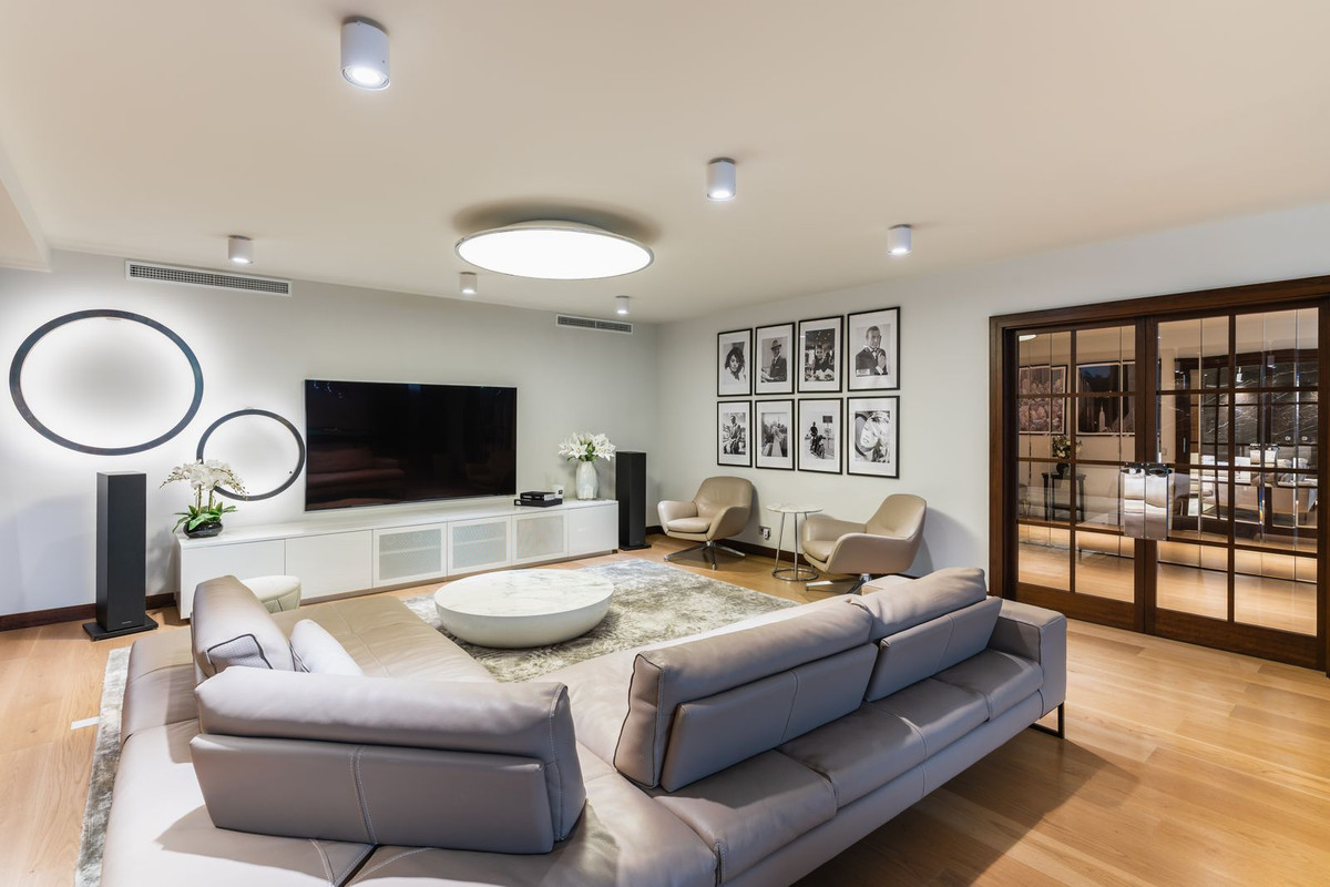 Se vende Villa - Chalet de 5 dormitorios en Costa Del Sol, Málaga, España