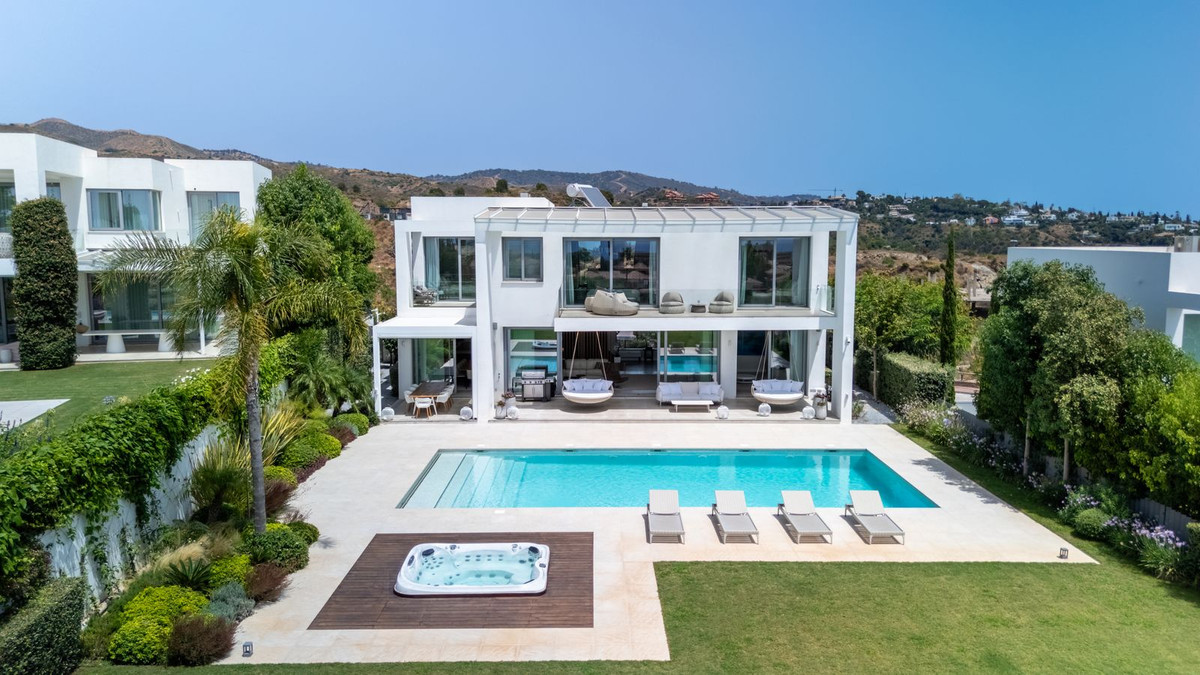 Se vende Villa - Chalet de 5 dormitorios en Costa Del Sol, Málaga, España