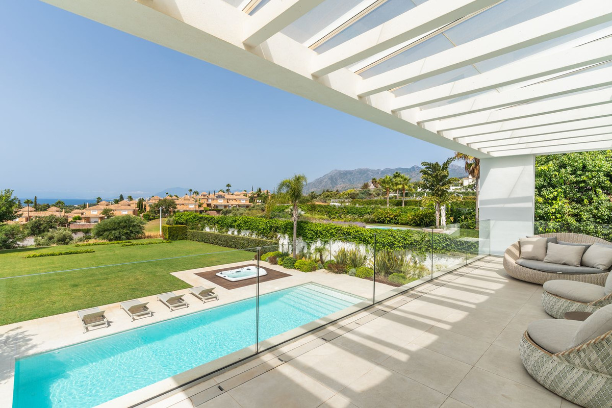 Se vende Villa - Chalet de 5 dormitorios en Costa Del Sol, Málaga, España