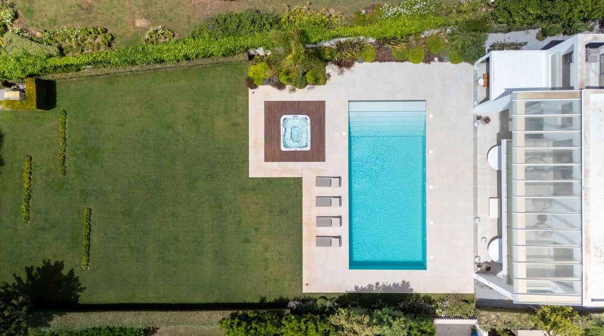 Se vende Villa - Chalet de 5 dormitorios en Costa Del Sol, Málaga, España