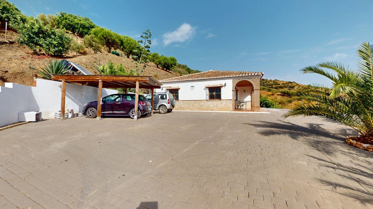 Se vende Villa - Chalet de 3 dormitorios en Costa Del Sol East, Málaga, España