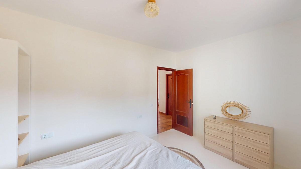 Se vende Villa - Chalet de 3 dormitorios en Costa Del Sol East, Málaga, España