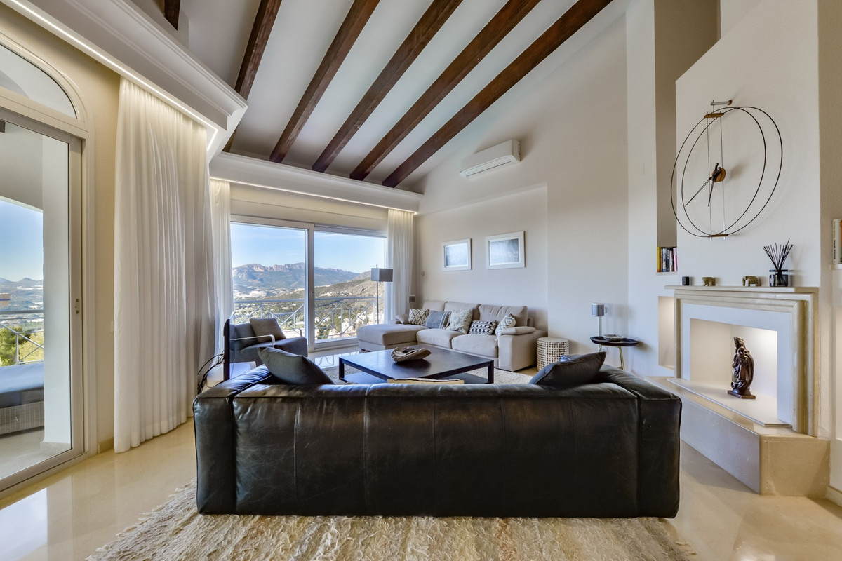8 Bed Townhouse for sale in Altea Costa Blanca, Alicante, Spain