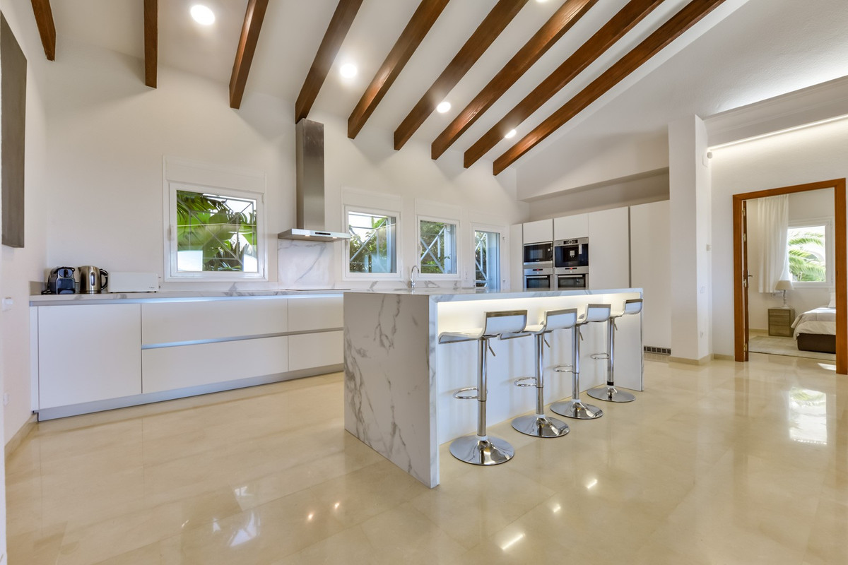 8 Bed Townhouse for sale in Altea Costa Blanca, Alicante, Spain