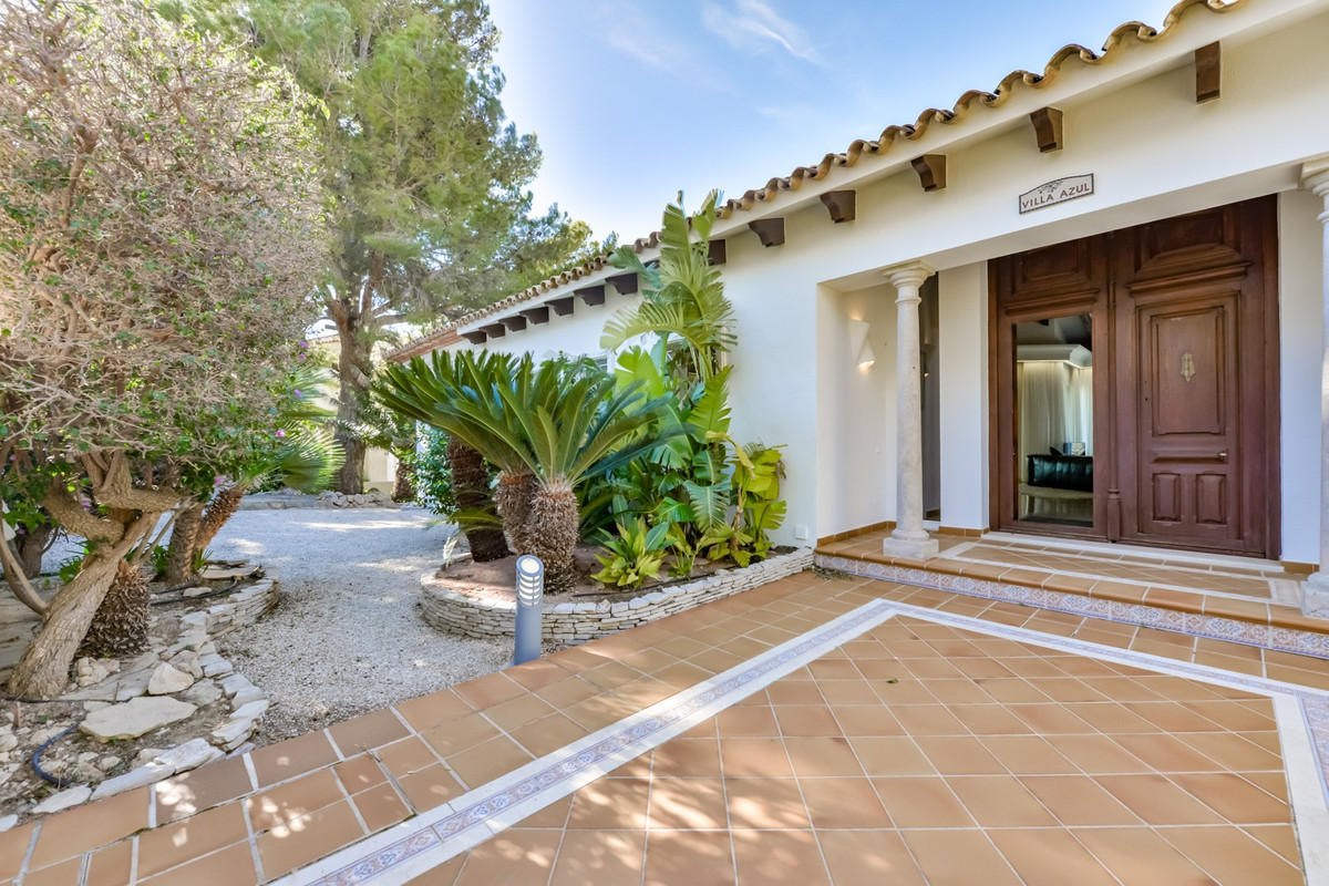 8 Bed Townhouse for sale in Altea Costa Blanca, Alicante, Spain