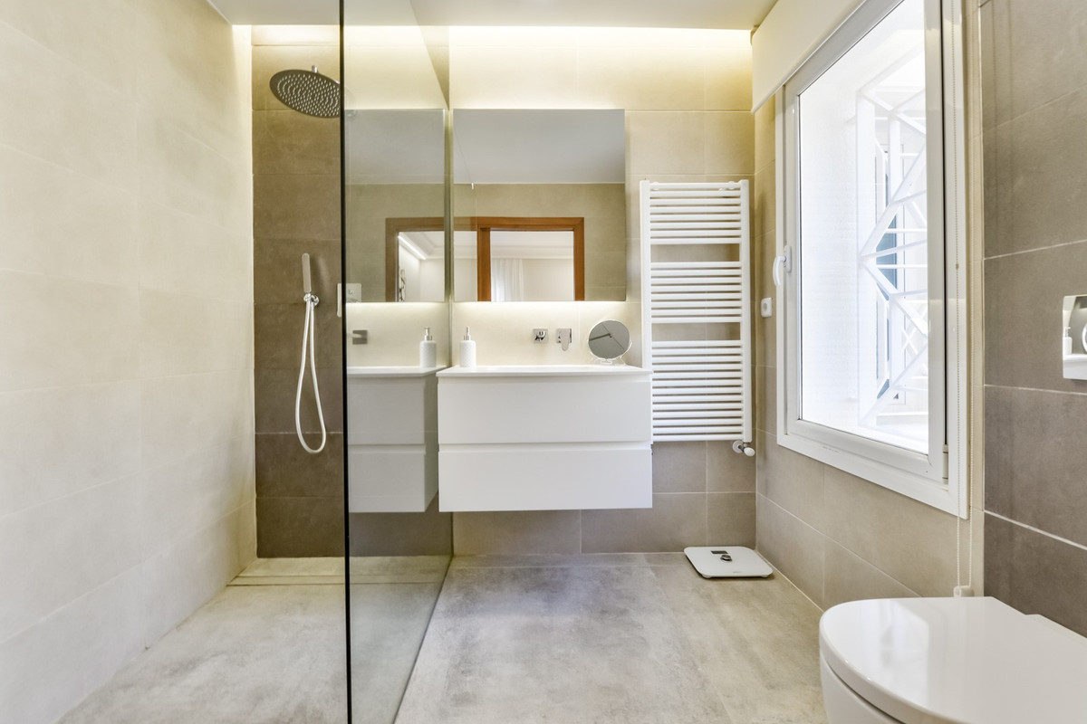 8 Bed Townhouse for sale in Altea Costa Blanca, Alicante, Spain
