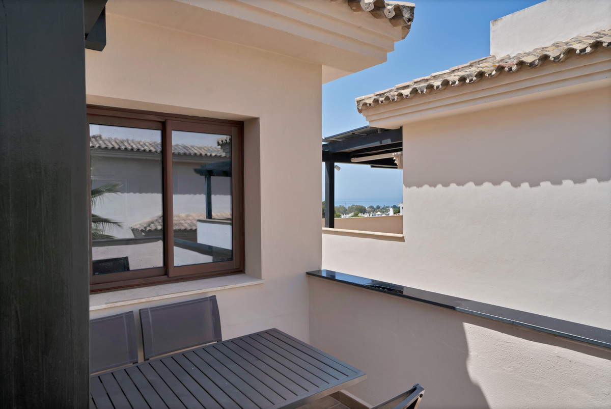 3 Bed Apartment for sale in Nueva Andalucía Costa Del Sol, Málaga, Spain