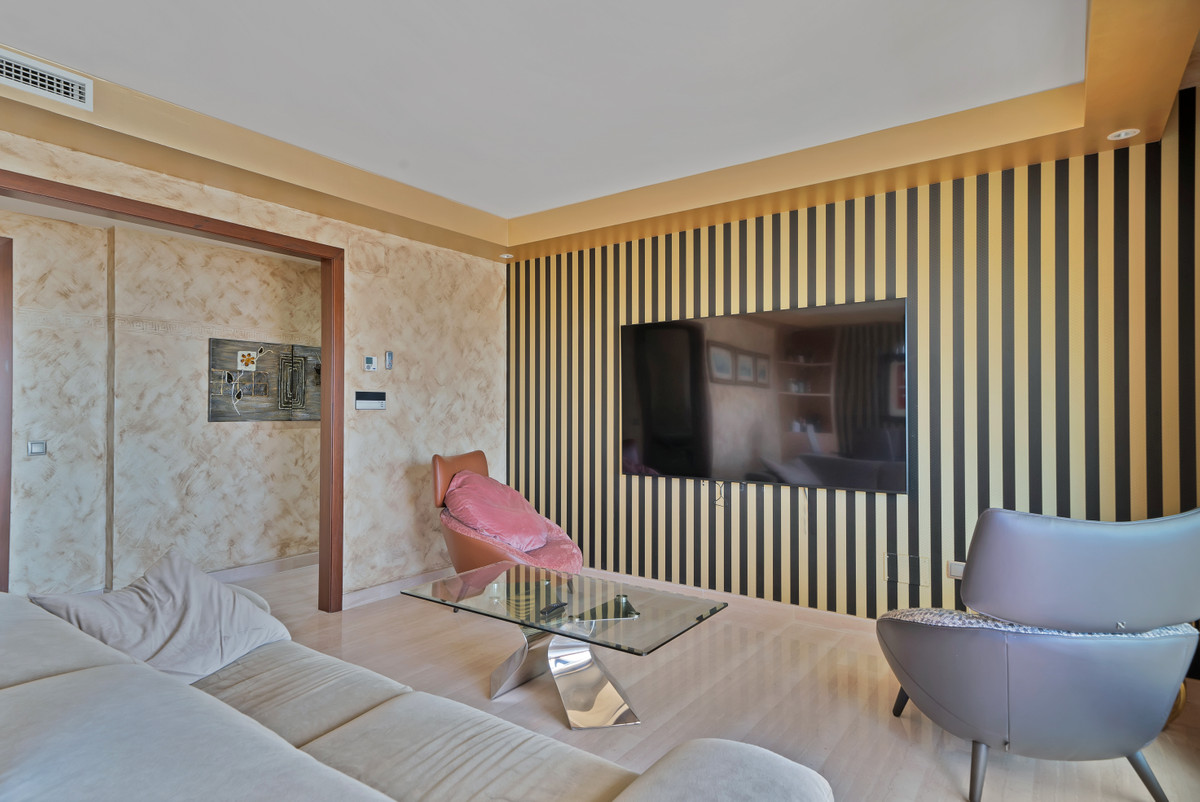 3 Bed Apartment for sale in Nueva Andalucía Costa Del Sol, Málaga, Spain