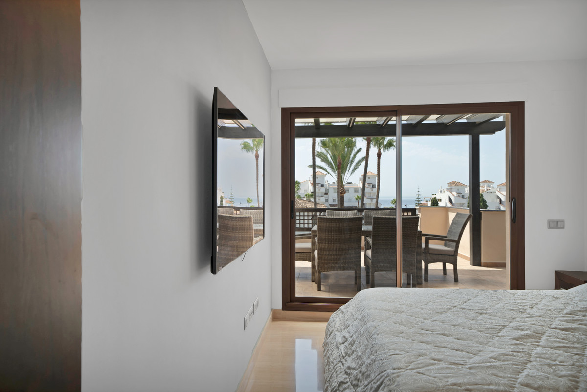 3 Bed Apartment for sale in Nueva Andalucía Costa Del Sol, Málaga, Spain