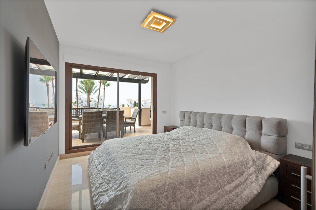 3 Bed Apartment for sale in Nueva Andalucía Costa Del Sol, Málaga, Spain