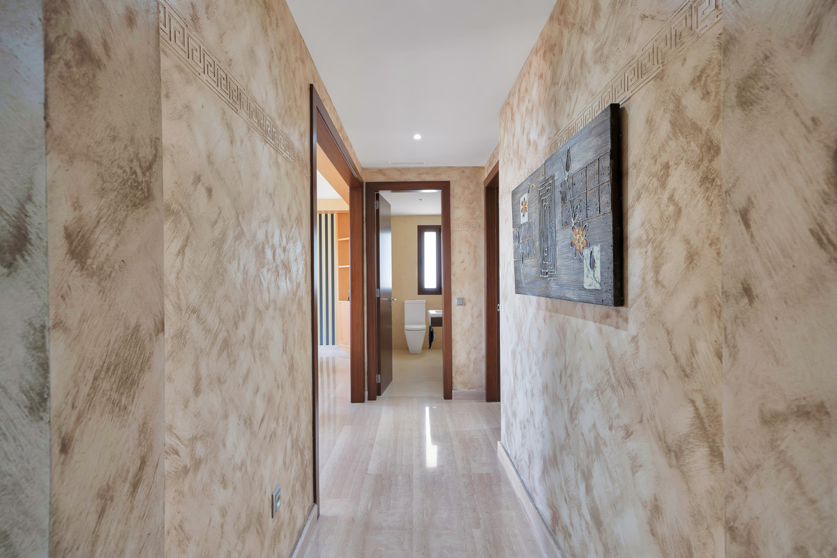 3 Bed Apartment for sale in Nueva Andalucía Costa Del Sol, Málaga, Spain