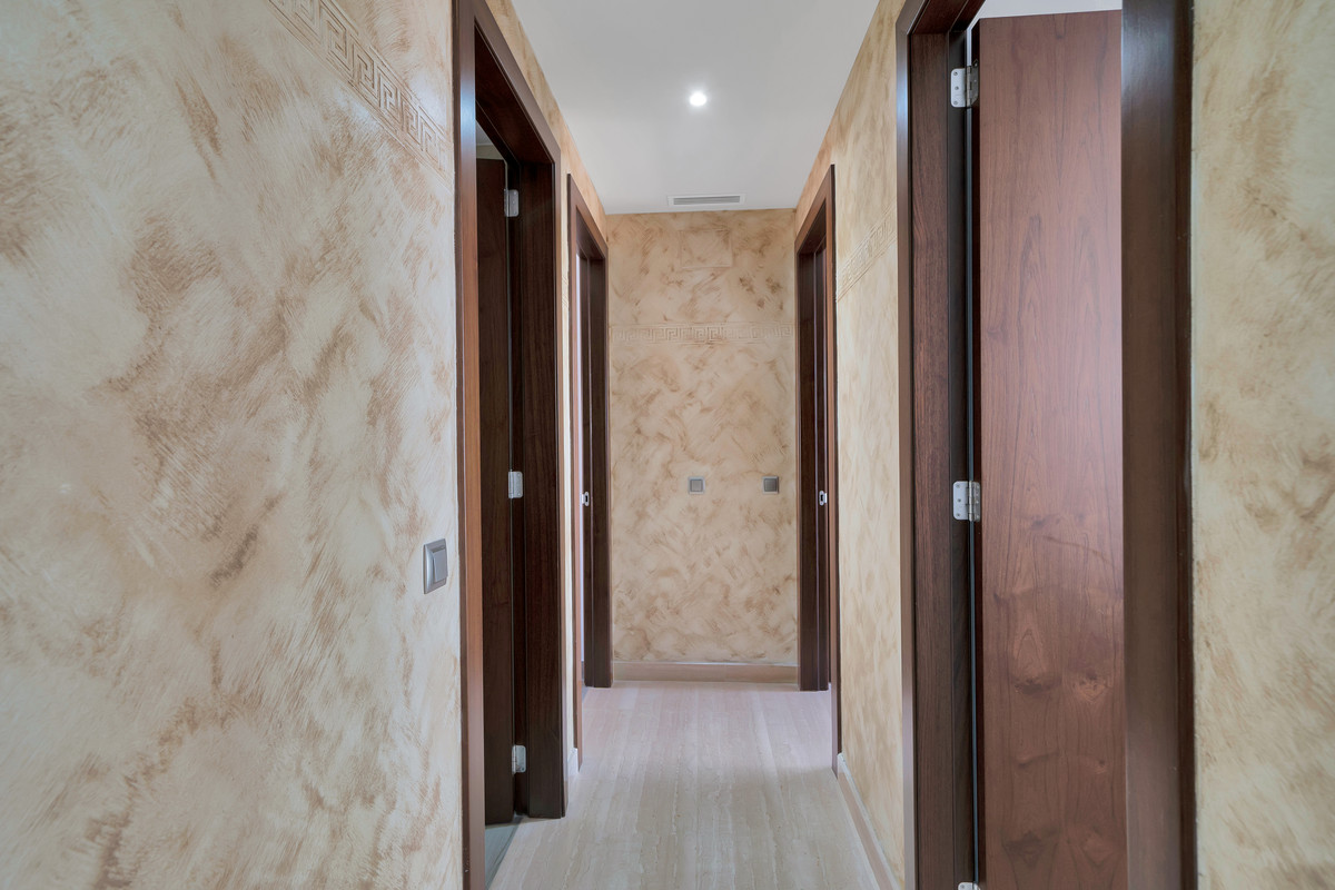 3 Bed Apartment for sale in Nueva Andalucía Costa Del Sol, Málaga, Spain