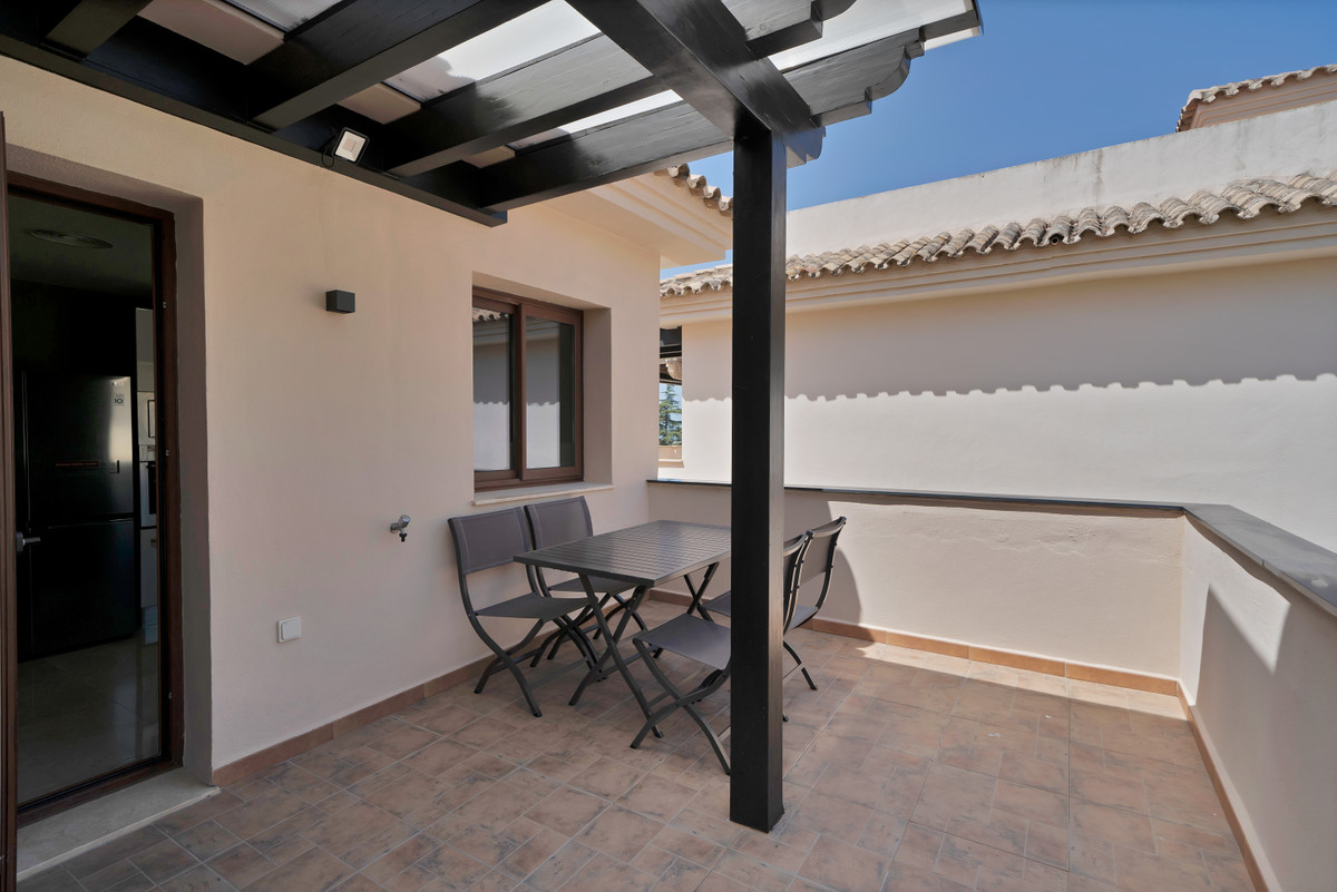 3 Bed Apartment for sale in Nueva Andalucía Costa Del Sol, Málaga, Spain