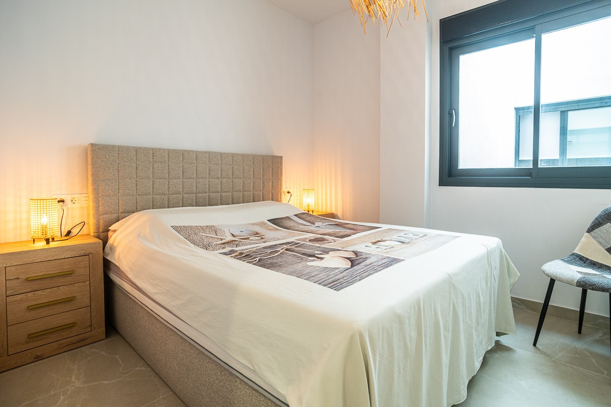 Se vende Apartamento Planta Baja de 2 dormitorios en Costa Blanca, Alicante, España