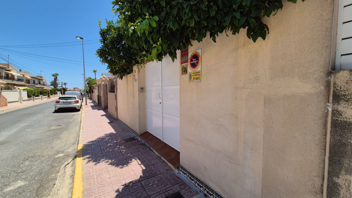 3 Bed Townhouse for sale in Torrevieja Costa Blanca, Alicante, Spain