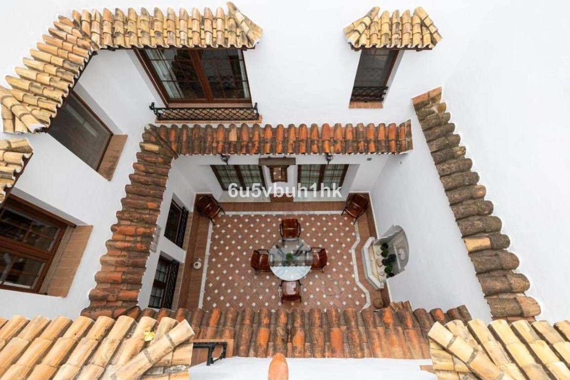 5 Bed Townhouse for sale in Fuengirola Costa Del Sol, Málaga, Spain