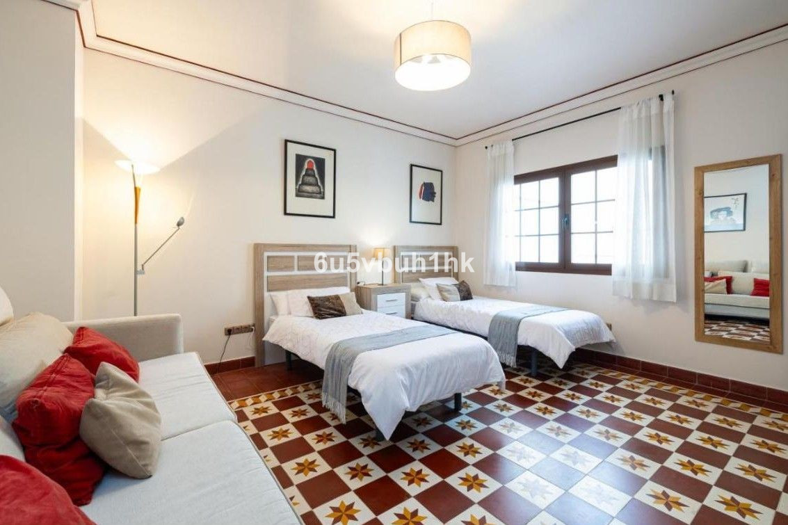 Se vende Adosada de 5 dormitorios en Costa Del Sol, Málaga, España