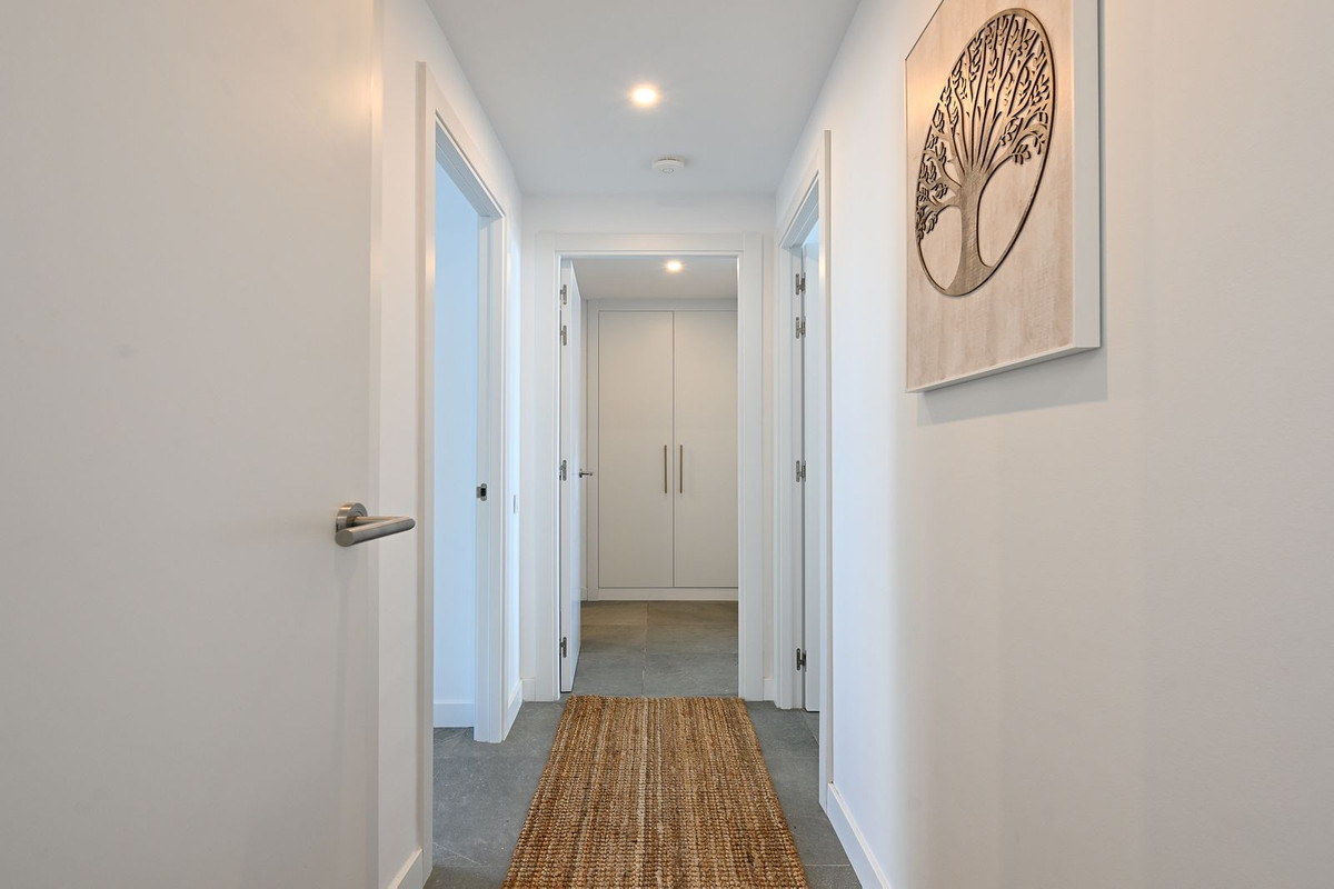 3 Bed Apartment for sale in Estepona Costa Del Sol, Málaga, Spain