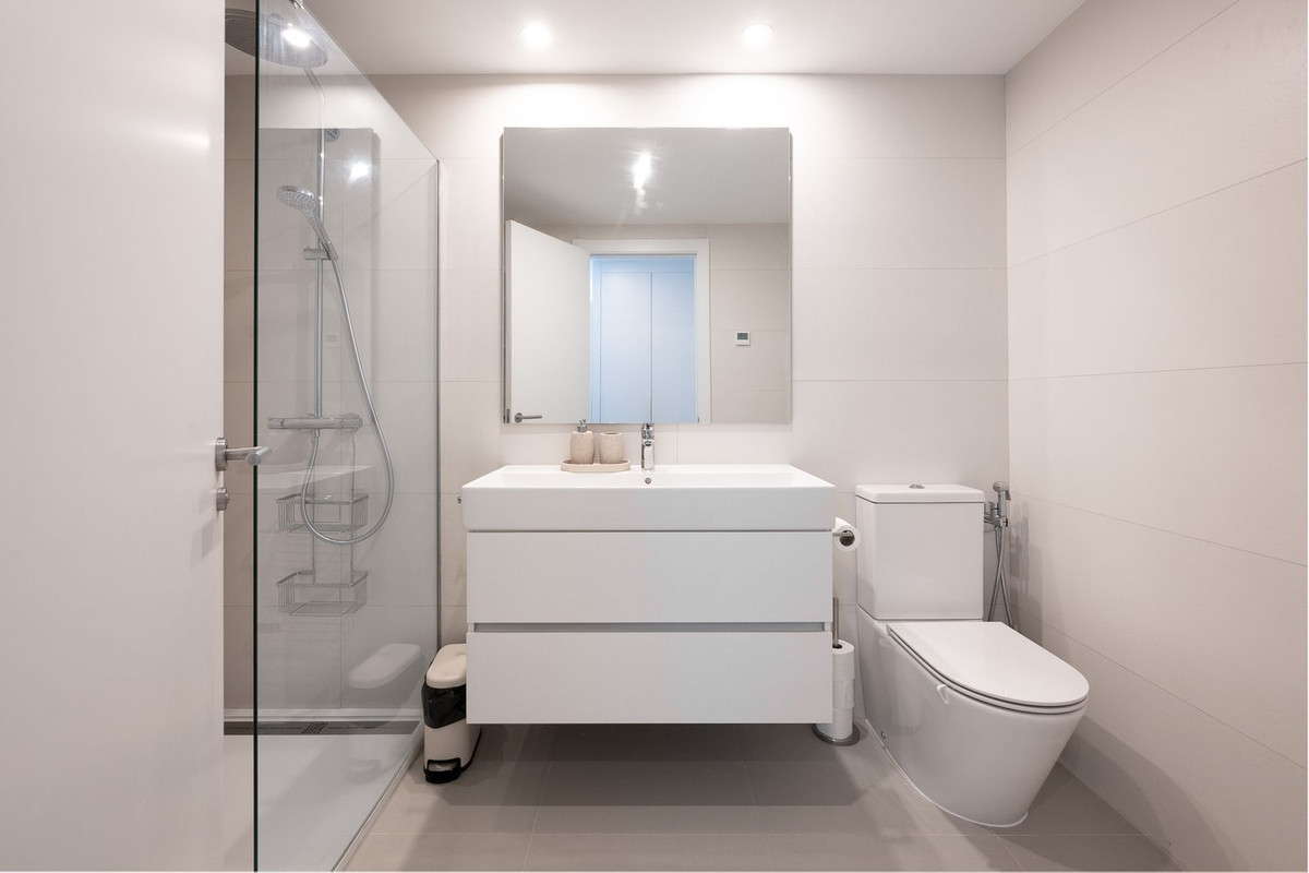 3 Bed Apartment for sale in Estepona Costa Del Sol, Málaga, Spain