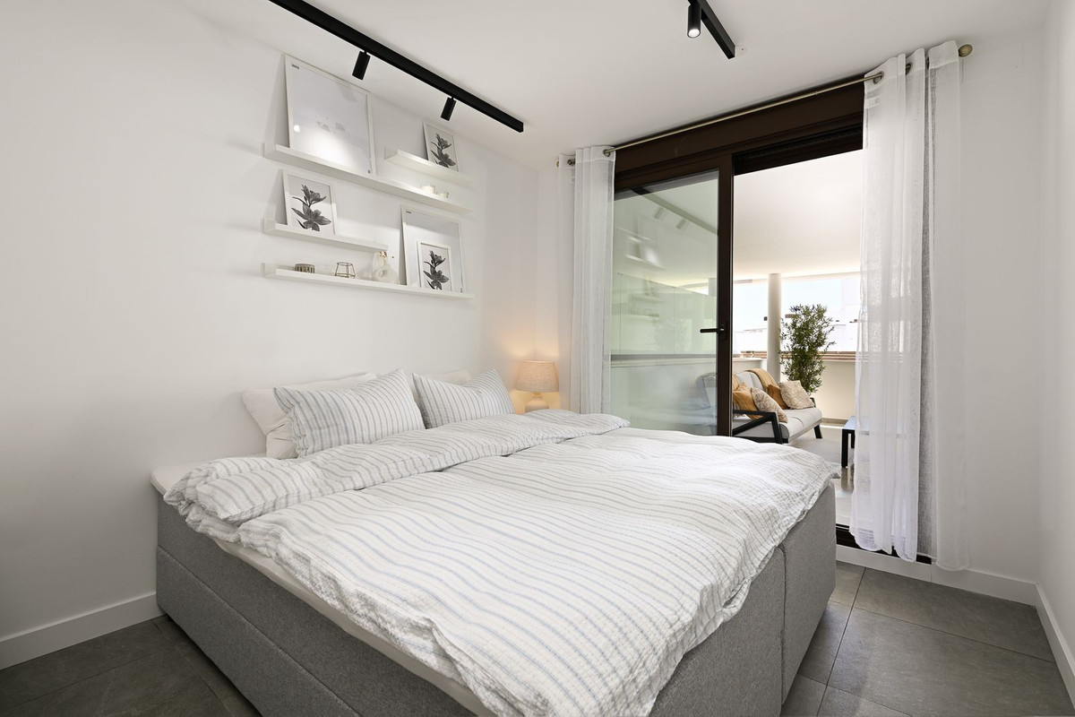 3 Bed Apartment for sale in Estepona Costa Del Sol, Málaga, Spain