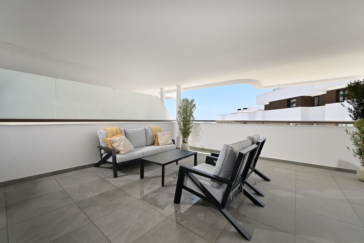 3 Bed Apartment for sale in Estepona Costa Del Sol, Málaga, Spain