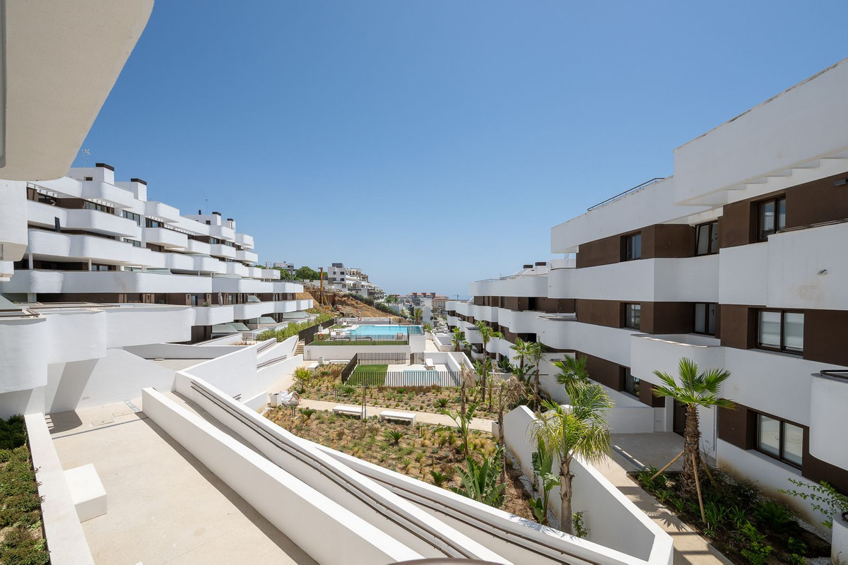 3 Bed Apartment for sale in Estepona Costa Del Sol, Málaga, Spain