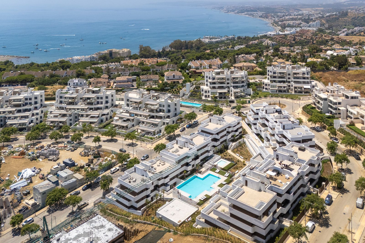 3 Bed Apartment for sale in Estepona Costa Del Sol, Málaga, Spain