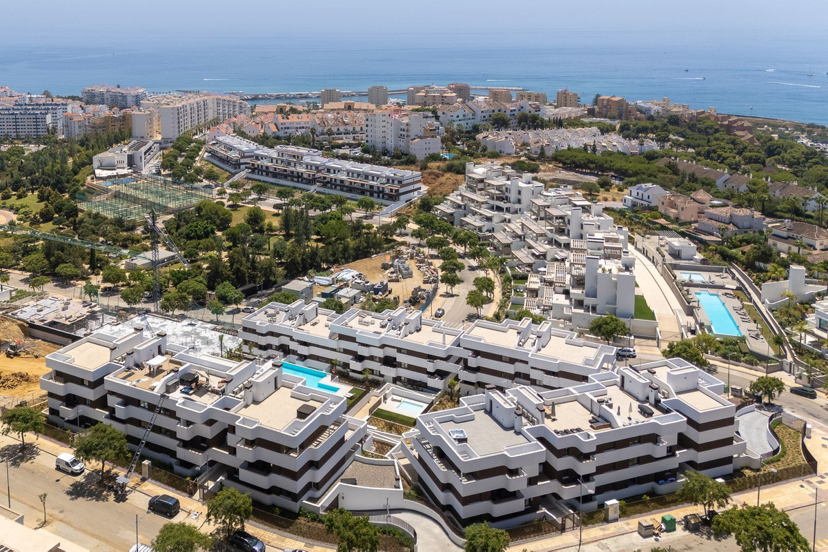 3 Bed Apartment for sale in Estepona Costa Del Sol, Málaga, Spain