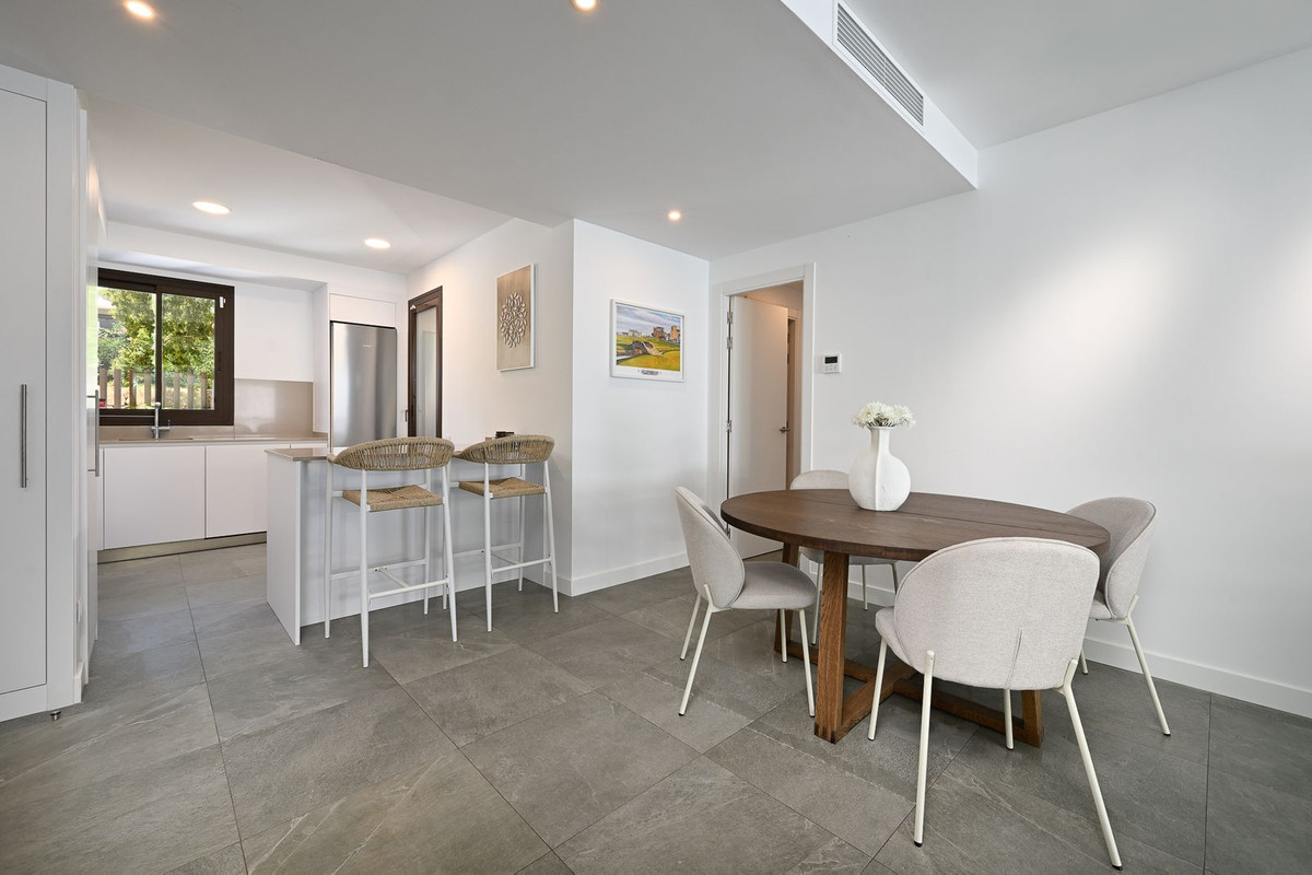 3 Bed Apartment for sale in Estepona Costa Del Sol, Málaga, Spain