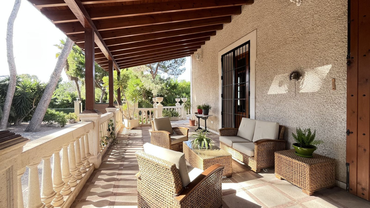 7 Bed Townhouse for sale in Mutxamel Costa Blanca, Alicante, Spain