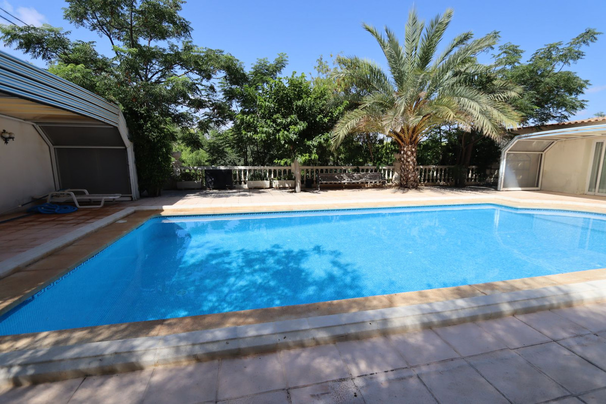7 Bed Townhouse for sale in Mutxamel Costa Blanca, Alicante, Spain