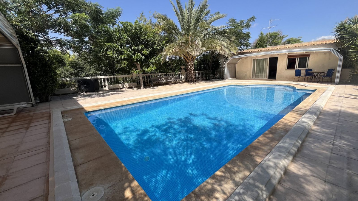 7 Bed Townhouse for sale in Mutxamel Costa Blanca, Alicante, Spain