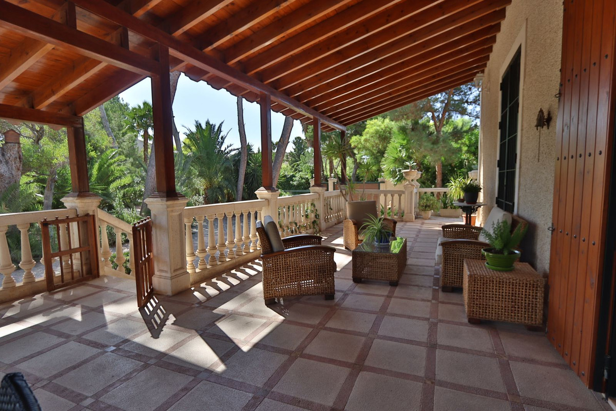 7 Bed Townhouse for sale in Mutxamel Costa Blanca, Alicante, Spain