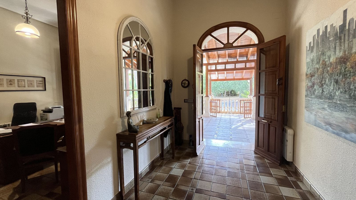 7 Bed Townhouse for sale in Mutxamel Costa Blanca, Alicante, Spain