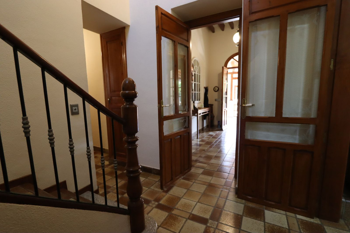 7 Bed Townhouse for sale in Mutxamel Costa Blanca, Alicante, Spain
