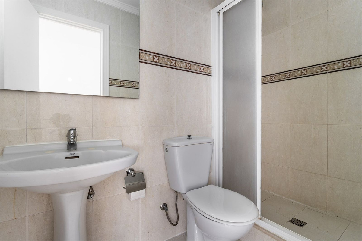 3 Bed Apartment for sale in Los Boliches Costa Del Sol, Málaga, Spain