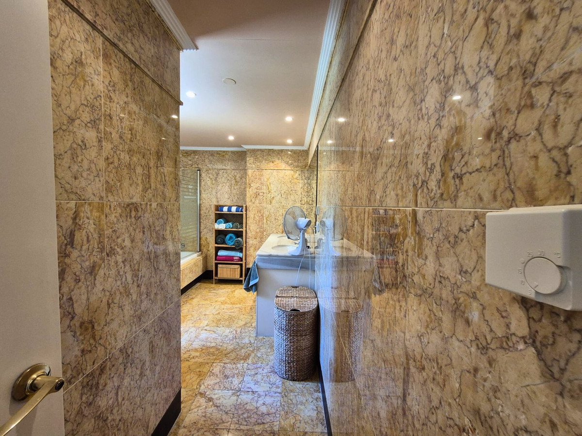 Se vende Ático de 2 dormitorios en Costa Del Sol, Cadiz, España