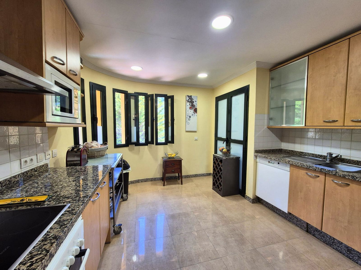 Se vende Ático de 2 dormitorios en Costa Del Sol, Cadiz, España
