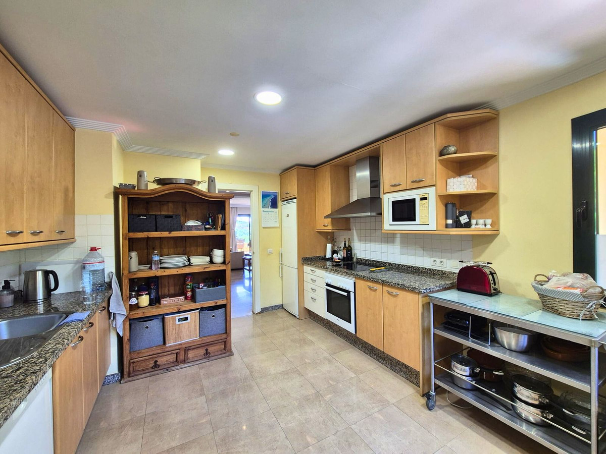 Se vende Ático de 2 dormitorios en Costa Del Sol, Cadiz, España