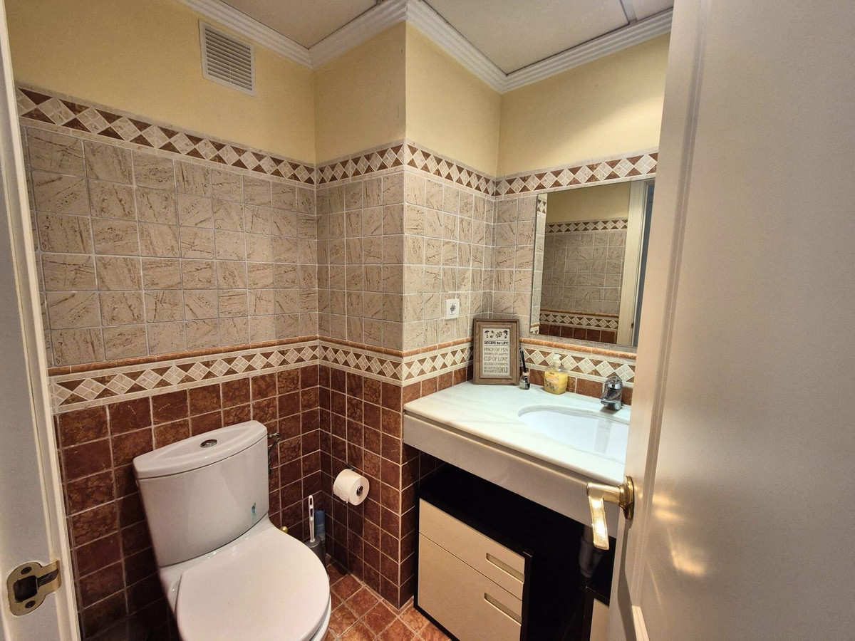 Se vende Ático de 2 dormitorios en Costa Del Sol, Cadiz, España
