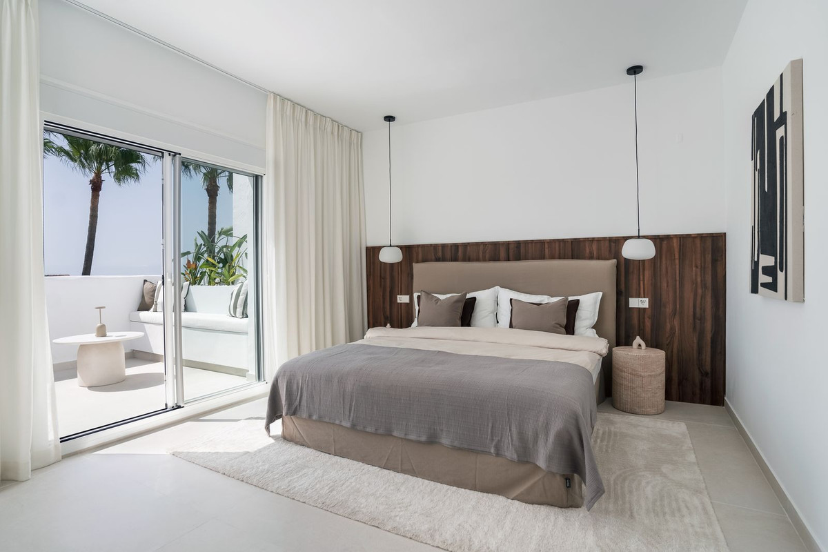 3 Bed Apartment for sale in Nueva Andalucía Costa Del Sol, Málaga, Spain